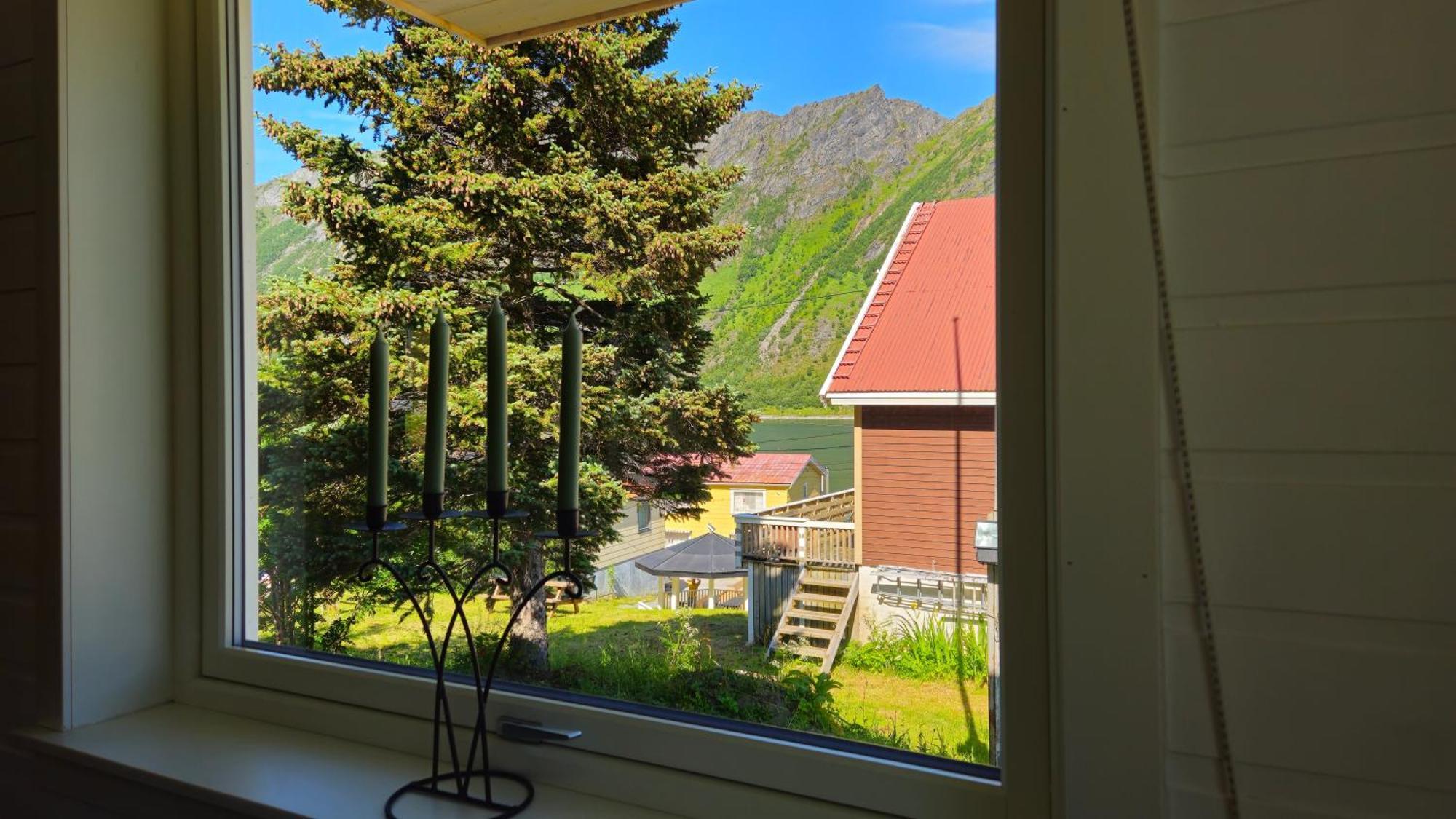 The Northern House Gryllefjord Екстериор снимка